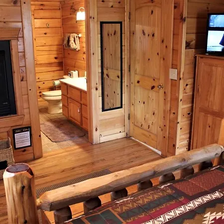 Mountain Joy -Private Treehouse Style Cabin That Sleeps 4-Free Tickets Gatlinburg Exterior photo