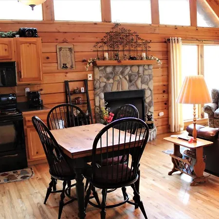 Mountain Joy -Private Treehouse Style Cabin That Sleeps 4-Free Tickets Gatlinburg Exterior photo