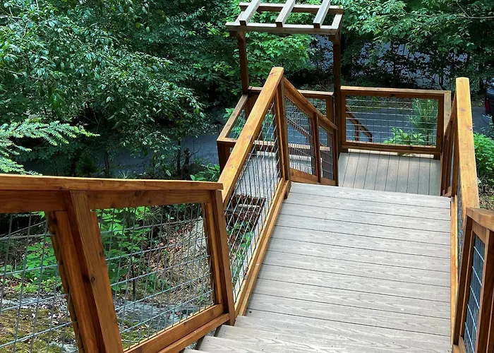 Mountain Joy -Private Treehouse Style Cabin That Sleeps 4-Free Tickets