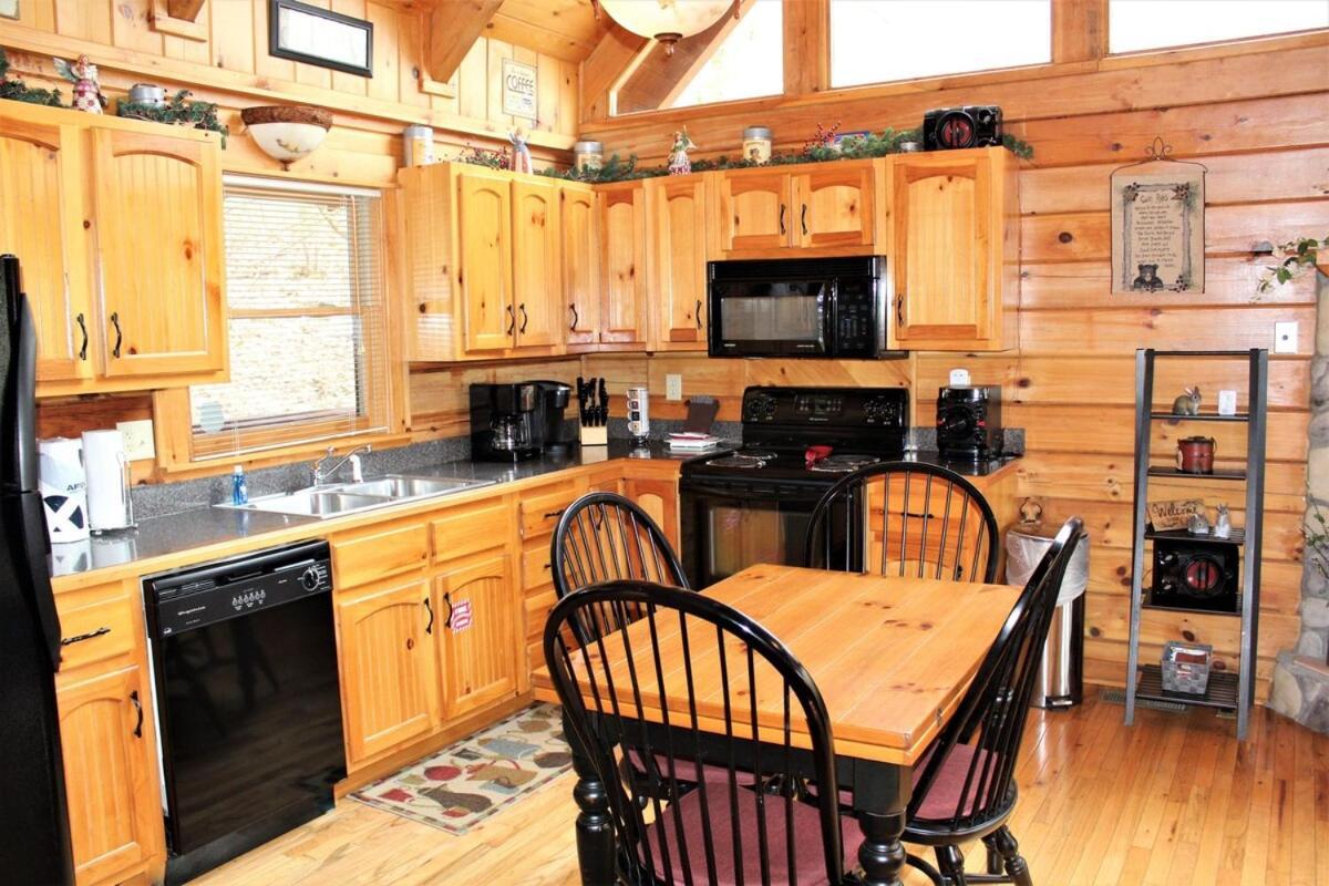 Mountain Joy -private Treehouse Style That Sleeps 4-free Tickets Ferienhaus