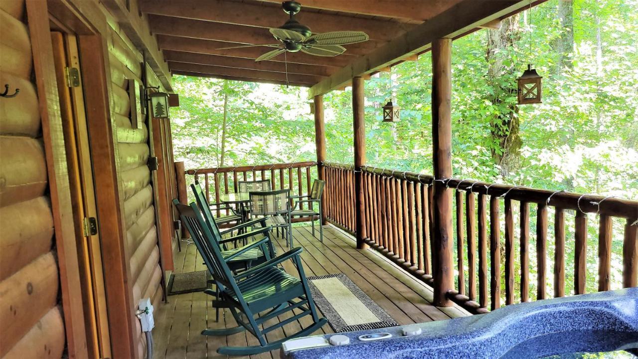 Mountain Joy -private Treehouse Style That Sleeps 4-free Tickets Ferienhaus Gatlinburg